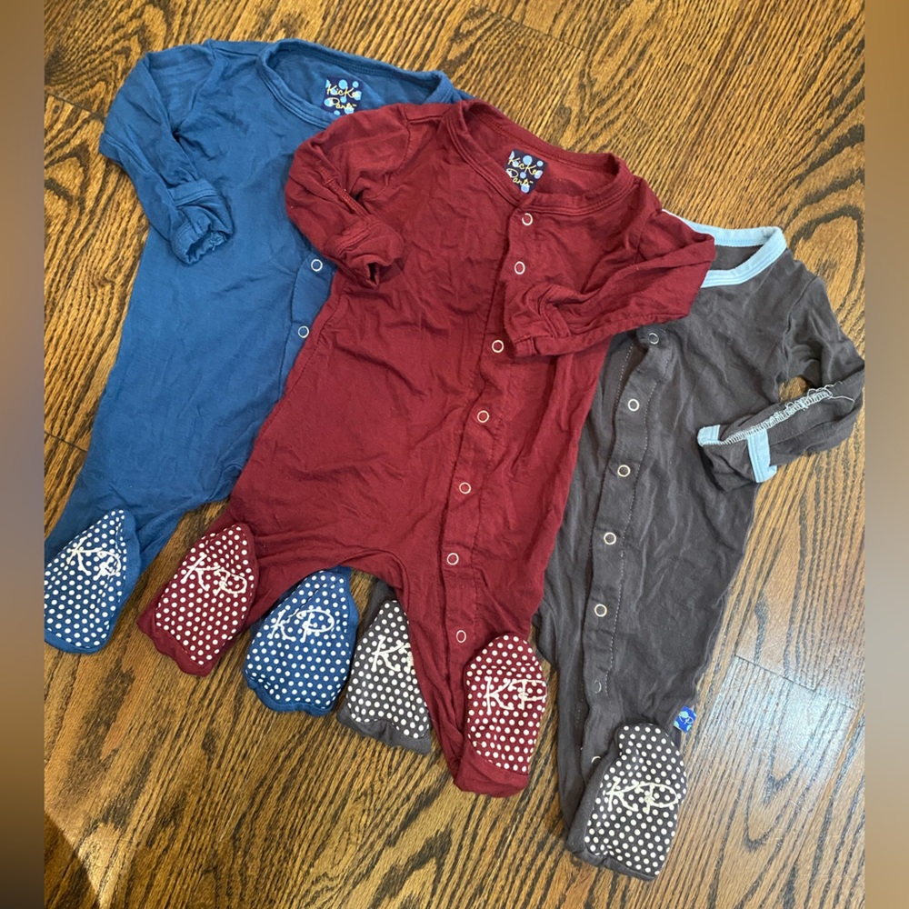3 Kickee Pants Footies